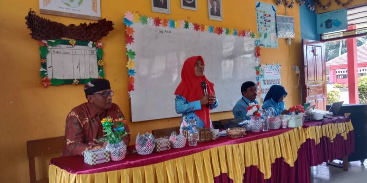 Kepala Dinas DPPPA dan  Kepala UPTD PPPA Melaksanakan Sosialisasi Kekerasan Terhadap Perempuan dan Anak